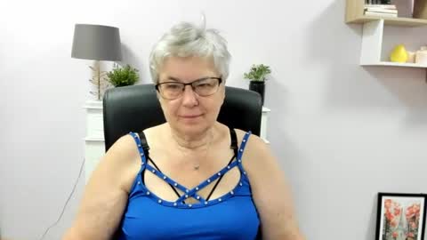 Snapshot of iris_xdesire chatting on 06-10-26, 06:45 I R I S online show from 06-10-26, 06:45