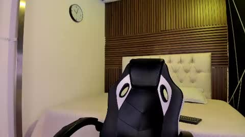 Snapshot of irisfyre chatting on 06-25-26, 01:04 Iris Fyre online show from 06-25-26, 01:04