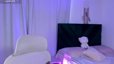 Iris Moira  online show from 04-28-26, 11:37