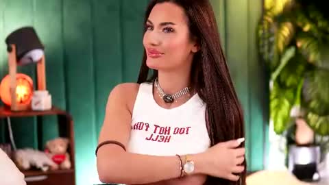 Snapshot of irisnightshade chatting on 07-20-26, 04:05 Maria online show from 07-20-26, 04:05