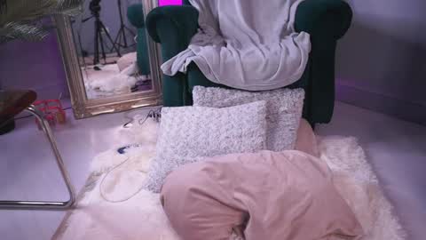 Maria online show from 12-31-24, 12:43