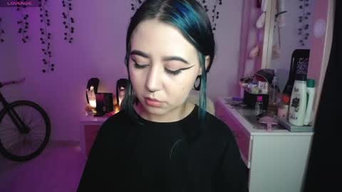 Iris  online show from 04-19-26, 04:45