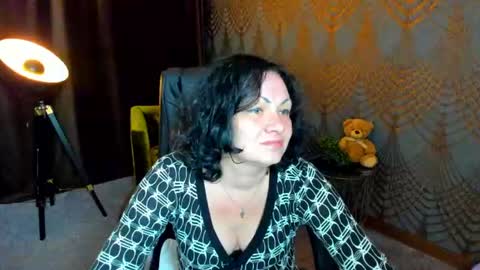 Iris online show from 06-11-26, 01:05