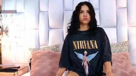 Snapshot of irissross chatting on 11-25-25, 11:32 Iris online show from 11-25-25, 11:32