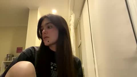 irisss31 online show from 06-01-26, 07:26