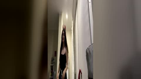 irisss31 online show from 06-08-26, 06:41