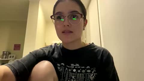 irisss31 online show from 06-09-26, 07:36