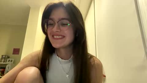 irisss31 online show from 06-10-26, 07:35