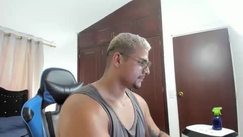 Snapshot of iron_leo chatting on 04-07-26, 09:15 Leo online show from 04-07-26, 09:15