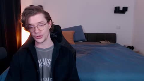 Snapshot of ironthud chatting on 03-04-26, 07:53 Sam online show from 03-04-26, 07:53