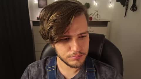 Jess online show from 02-18-25, 01:54