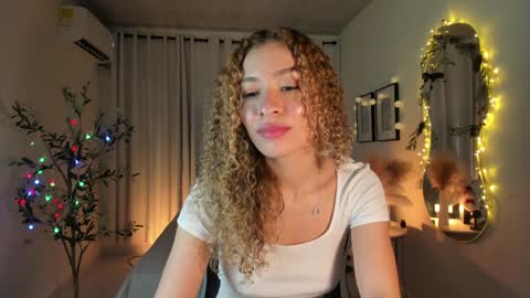 Snapshot of isa_____ chatting on 01-07-25, 04:50 isa_____ online show from 01-07-25, 04:50