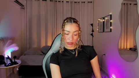 Snapshot of isa_____ chatting on 01-17-25, 12:31 isa_____ online show from 01-17-25, 12:31