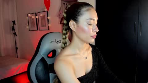 Snapshot of isa_____ chatting on 02-15-25, 12:48 isa_____ online show from 02-15-25, 12:48