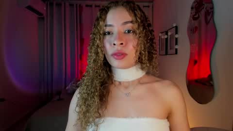 Snapshot of isa_____ chatting on 02-25-25, 12:14 isa_____ online show from 02-25-25, 12:14