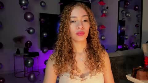 Snapshot of isa_____ chatting on 03-01-25, 01:43 isa_____ online show from 03-01-25, 01:43