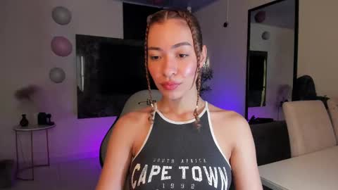 Snapshot of isa_____ chatting on 03-09-25, 09:57 isa_____ online show from 03-09-25, 09:57