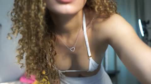 Snapshot of isa_____ chatting on 09-08-25, 06:40 isa_____ online show from 09-08-25, 06:40