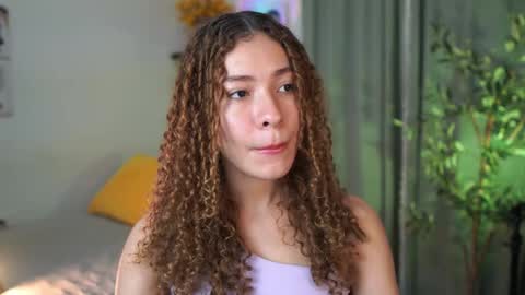 Snapshot of isa_____ chatting on 11-10-25, 11:15 isa_____ online show from 11-10-25, 11:15