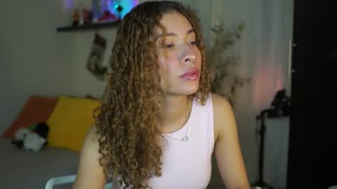 Snapshot of isa_____ chatting on 11-22-25, 02:54 isa_____ online show from 11-22-25, 02:54