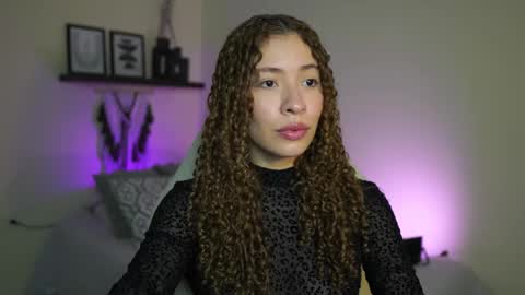 Snapshot of isa_____ chatting on 01-18-26, 11:19 isa_____ online show from 01-18-26, 11:19