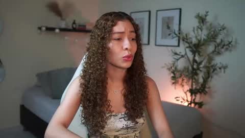 Snapshot of isa_____ chatting on 03-18-26, 01:42 isa_____ online show from 03-18-26, 01:42