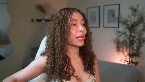 Snapshot of isa_____ chatting on 03-19-26, 02:15 isa_____ online show from 03-19-26, 02:15