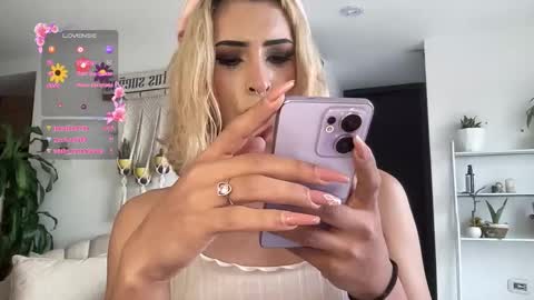 Isabella online show from 03-22-26, 09:18