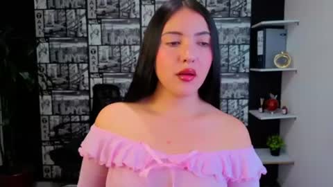 Snapshot of isa_and_nata chatting on 06-18-26, 01:26 Isa and Natasha online show from 06-18-26, 01:26