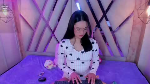 Isa online show from 04-23-26, 03:41