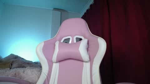 Isabella  online show from 09-12-25, 10:37