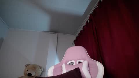 Isabella  online show from 10-08-25, 09:40