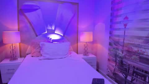    online show from 10-30-25, 07:43