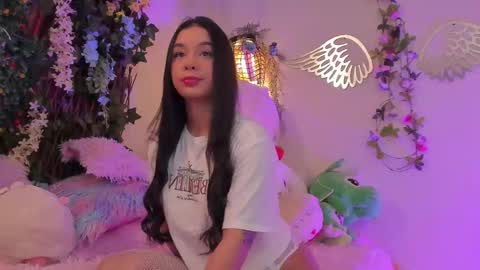 Isabella        online show from 09-30-25, 04:56