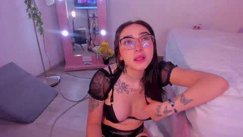 Snapshot of isa_redhair_ chatting on 12-14-24, 06:24 .... Connection time 900 pm to 500 amRest days Wednesday and Saturday online show from 12-14-24, 06:24