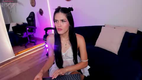 Snapshot of isa_rouse__ chatting on 09-26-25, 03:10 ISA ROUSE online show from 09-26-25, 03:10