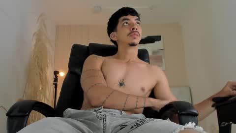 isaac_cryston online show from 01-10-26, 11:42