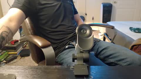 Snapshot of isaac_sheffield chatting on 12-16-24, 12:15 isaac online show from 12-16-24, 12:15