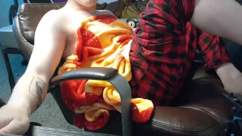 Snapshot of isaac_sheffield chatting on 12-23-24, 12:08 isaac online show from 12-23-24, 12:08