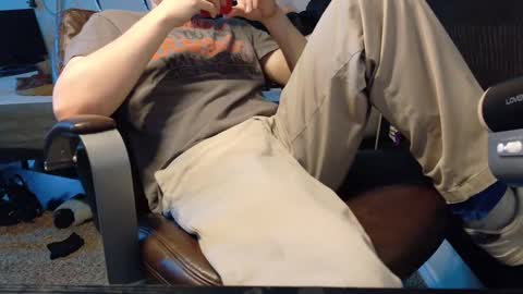 Snapshot of isaac_sheffield chatting on 12-27-24, 11:21 isaac online show from 12-27-24, 11:21