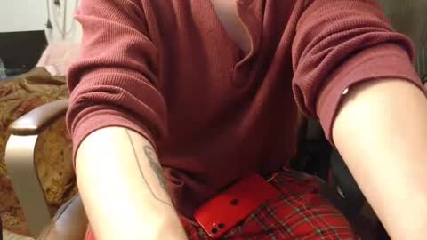 Snapshot of isaac_sheffield chatting on 01-01-25, 01:37 isaac online show from 01-01-25, 01:37