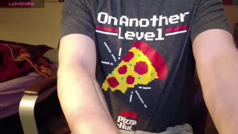 Snapshot of isaac_sheffield chatting on 02-21-25, 01:33 isaac online show from 02-21-25, 01:33