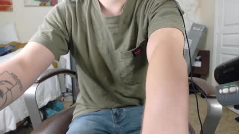 Snapshot of isaac_sheffield chatting on 09-23-25, 04:04 isaac online show from 09-23-25, 04:04