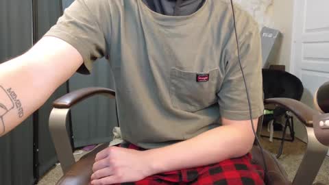 Snapshot of isaac_sheffield chatting on 10-05-25, 02:48 isaac online show from 10-05-25, 02:48