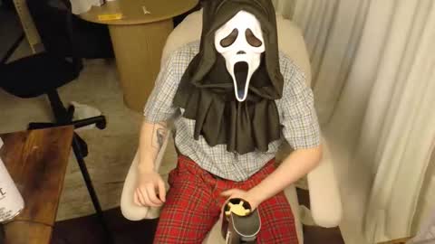 isaac online show from 05-31-26, 01:36