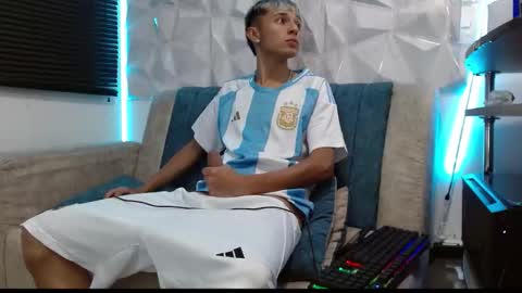 Isaac tan online show from 09-08-25, 11:15