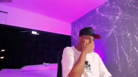 Snapshot of isaacblack_ chatting on 09-11-25, 04:23 IsaacBlack online show from 09-11-25, 04:23
