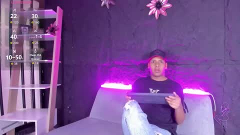 Snapshot of isaacblack_ chatting on 10-02-25, 05:14 IsaacBlack online show from 10-02-25, 05:14
