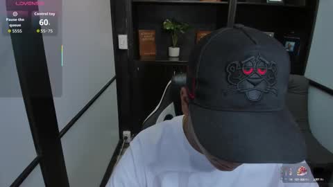 Snapshot of isaacblack_ chatting on 10-19-25, 04:57 IsaacBlack online show from 10-19-25, 04:57