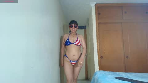 Snapshot of isabeel_sofia01 chatting on 05-28-26, 02:14 Isabeel Sofia online show from 05-28-26, 02:14